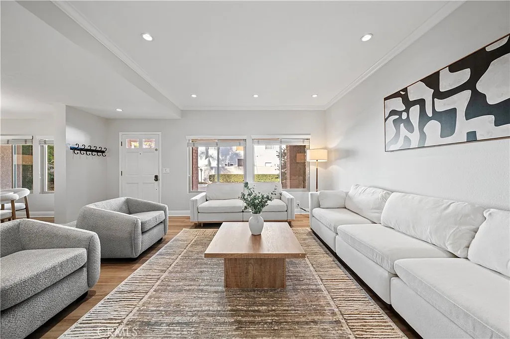 4 bed, 2.5 bath, 2326 sqft, $7,200 — Photo 1