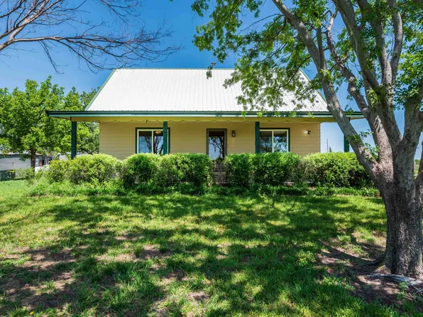 5913 S Anderson Rd, Newton, KS 67114