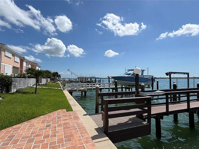 218 Sand Key Estates Dr — Photo 44