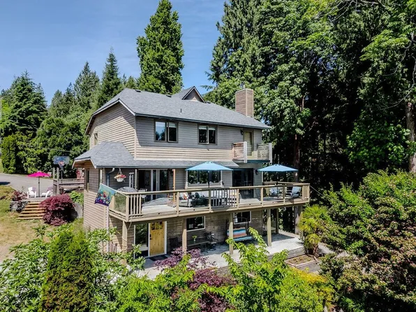 5454 Wakefield Rd, Sechelt, BC V7Z 0T1