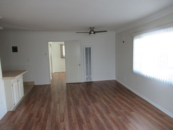 3rd image of 1326 S Carmelina Ave #6