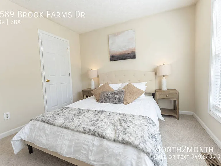 4589 Brook Farms Dr — Photo 20