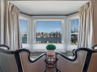807 Boulevard E, Weehawken, NJ 07086