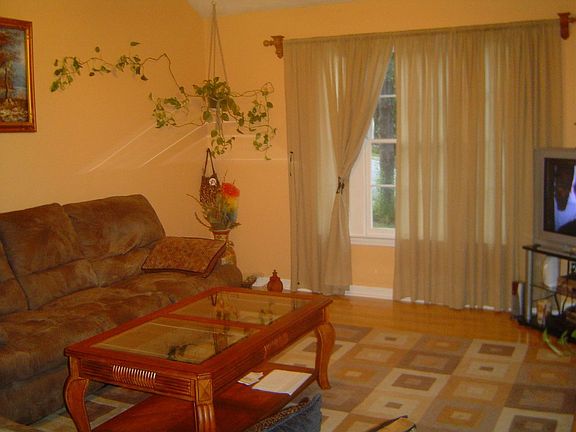 3rd image of 151 Beaverwood Ct