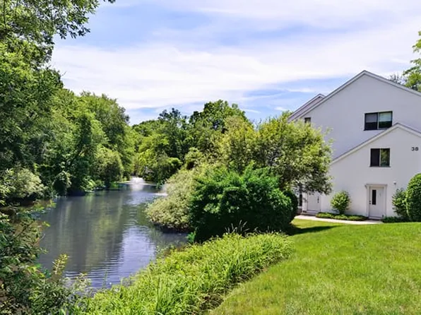 36 Putnam Grn #38, Greenwich, CT 06830