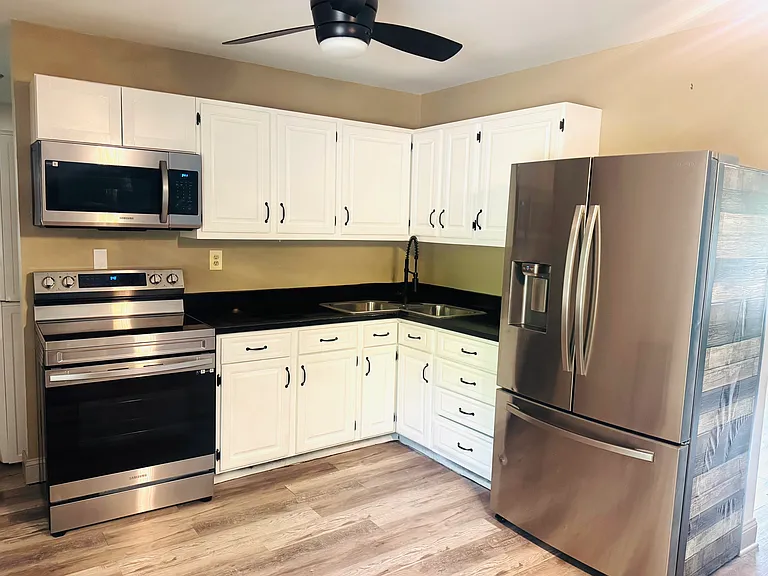 4701 Lucinda Ln — Photo 13