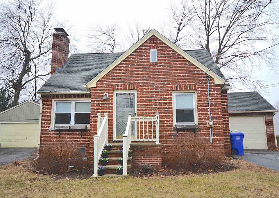 1st image of 104 Portsmouth Ave