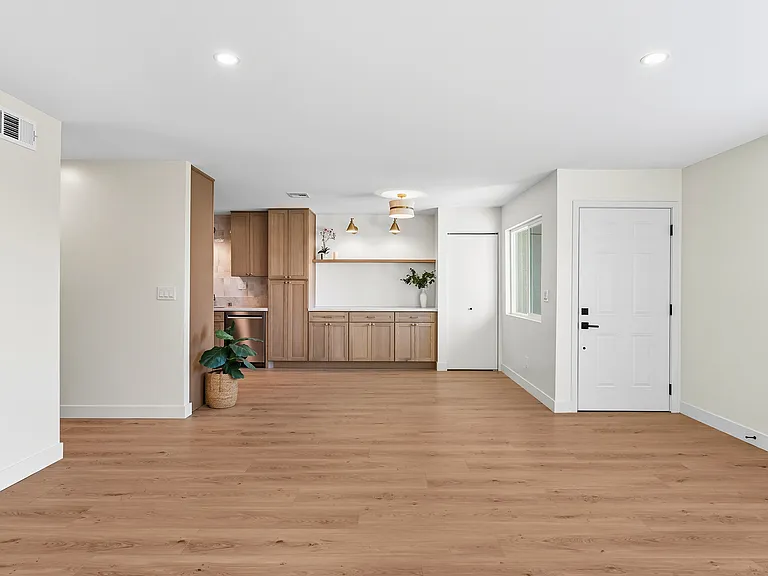 5612 Zircon St — Photo 4