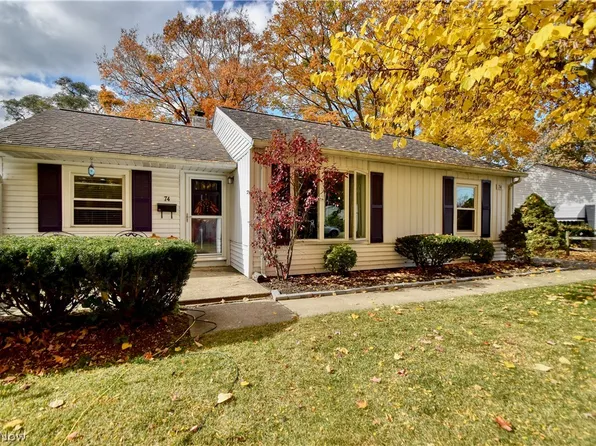 74 Hawthorne Dr, Painesville, OH 44077