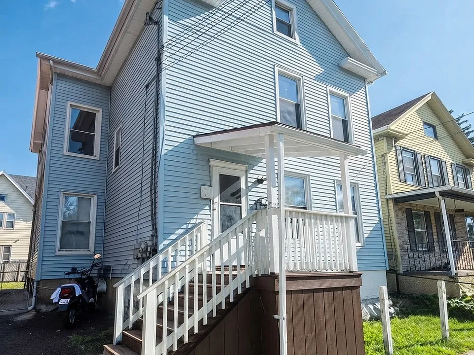 312 Davenport Ave #2B