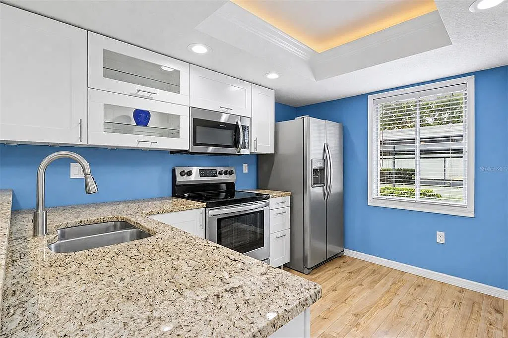 2 bed, 2.0 bath, 1054 sqft, $1,800 — Photo 4