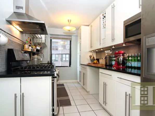 415 Grand Street image 1 of 5