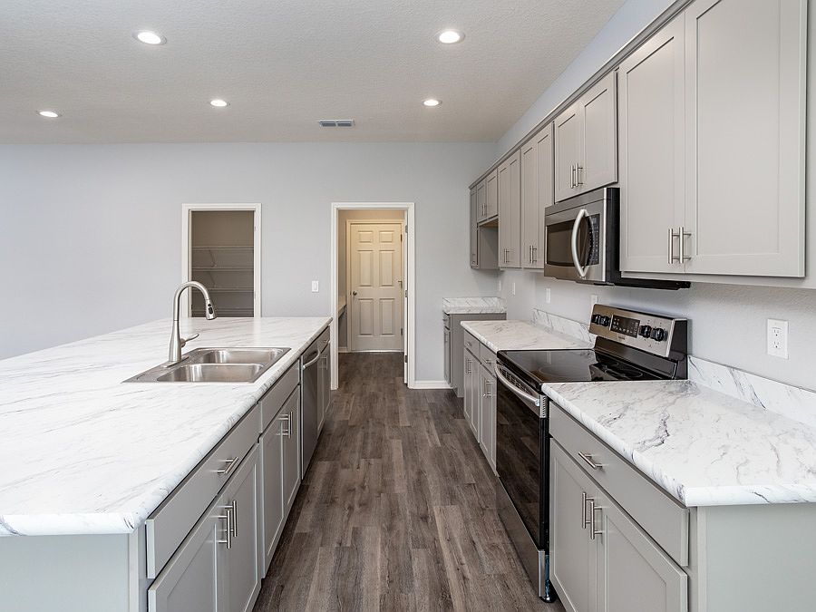 Brand-new 4-bedroom home for sale in Lake Alfred, Florida