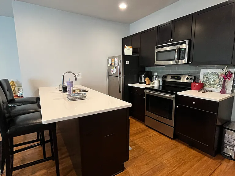 1608 Ridge Ave #401 — Photo 6
