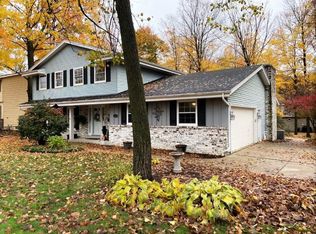 4660 S Raven Ln, New Berlin, WI 53151