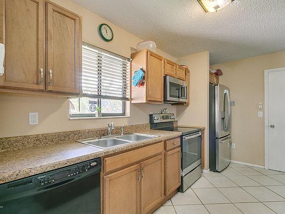 5th image of 462 San Filippo Dr SE