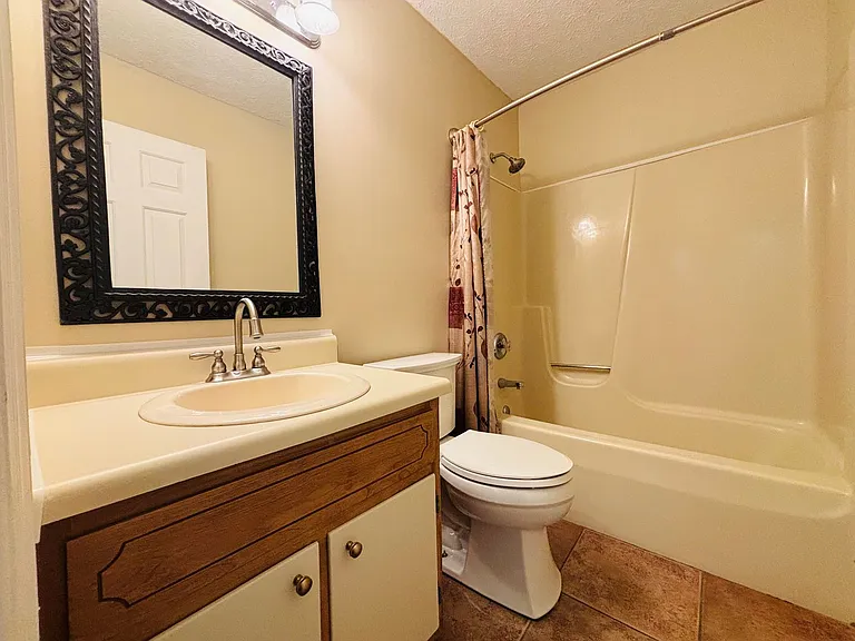 530 Kamran Dr — Photo 15