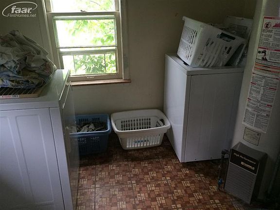 5th image of 3922 Clairmont St