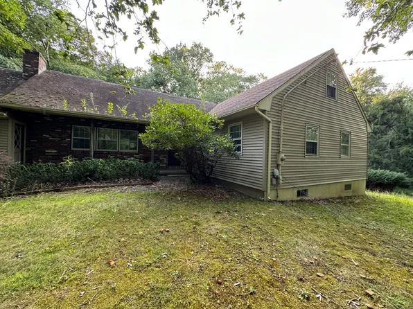28 Pond Brook Road, Newtown, CT 06470
