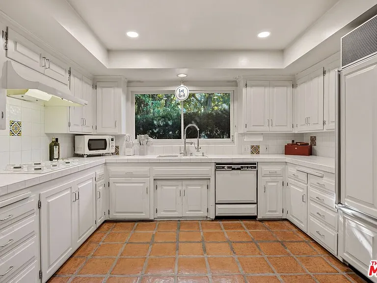 1133 Somera Rd — Photo 14