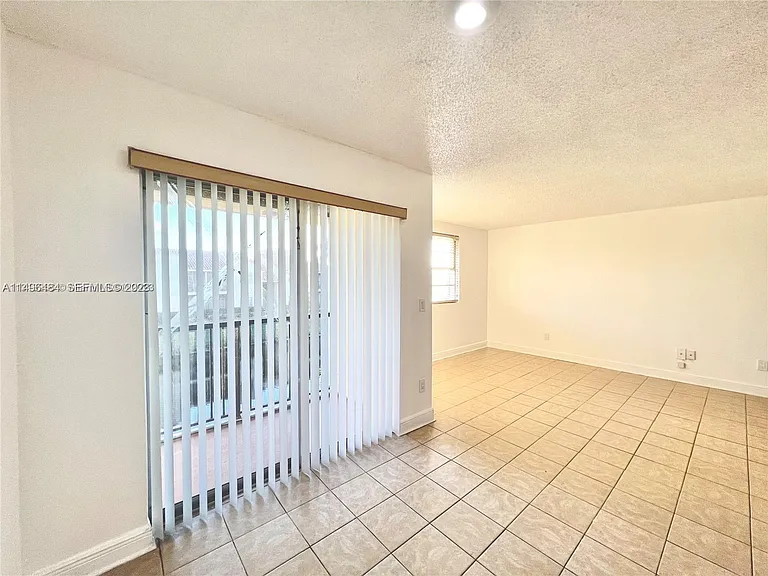 1227 SW 46th Ave #304 — Photo 13