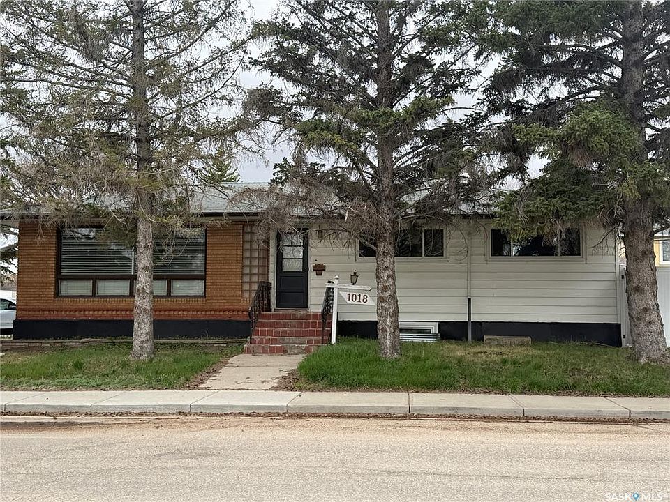 1st image of 1018 11th AVENUE NW