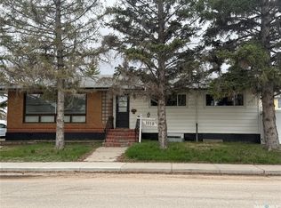 1018 11th Ave NW, Moose Jaw, SK S6H4L5