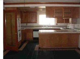 3431 Hillview Dr, Riverside, CA 92503