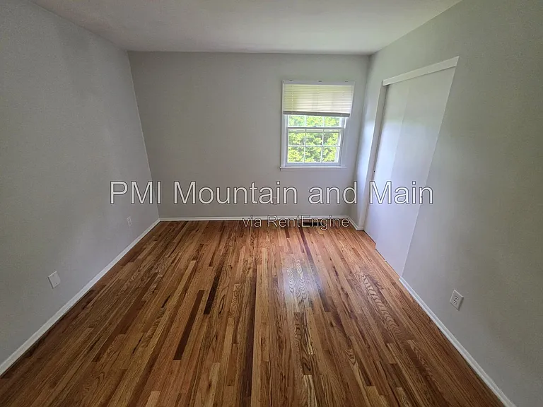 4 Erwin Dr — Photo 34