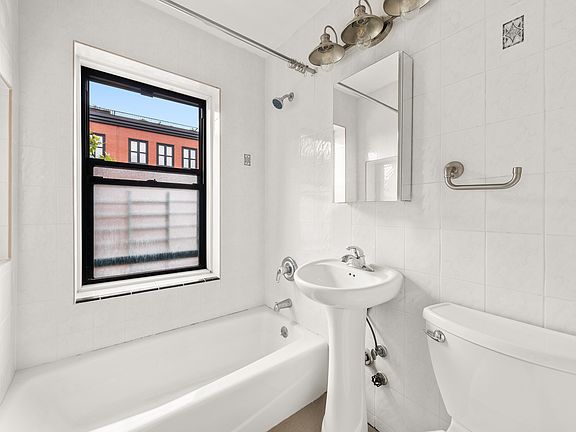 5th image of 393 Hicks St Floor 4