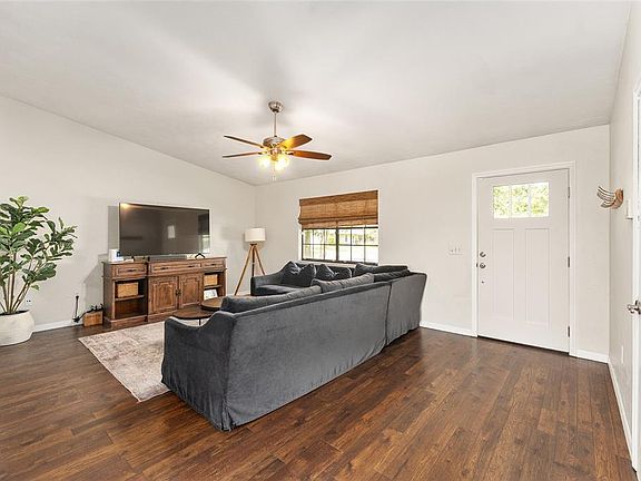3rd image of 4321 NW 20th St