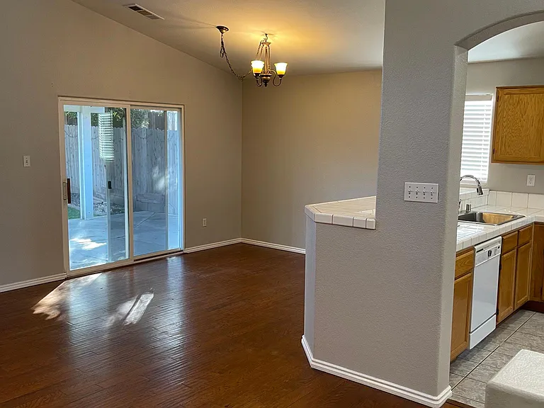 7502 Chilibre St — Photo 8