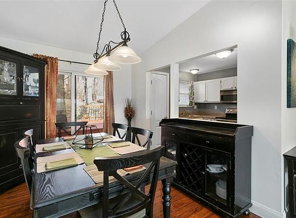 5th image of 787 Crescent Woods Dr