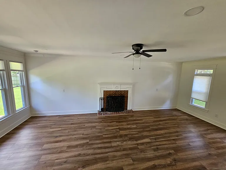 3020 Laurinburg Cir — Photo 4