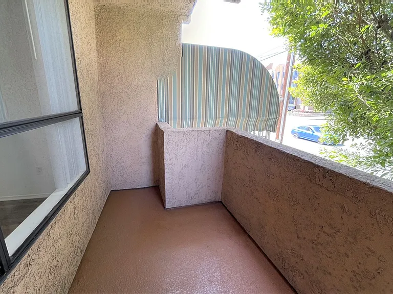 5300 Kester Avenue — Photo 7