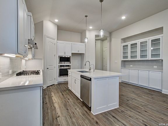 7th image of this home