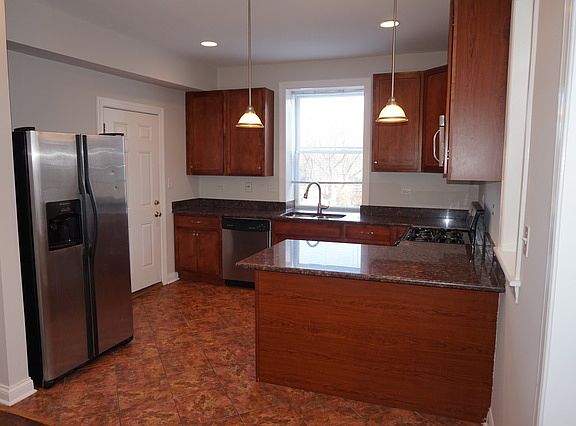 4th image of 7209 N Damen Ave APT 3