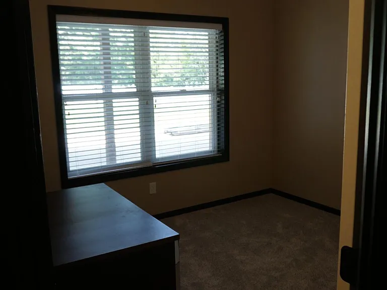 1403 Nottingham Dr — Photo 34