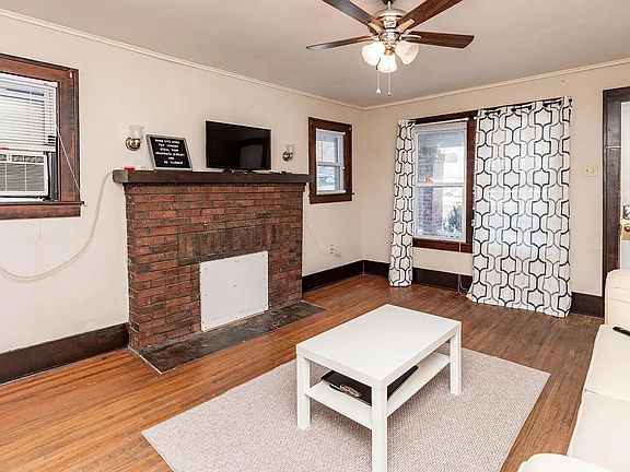 2nd image of 1618 University Ave