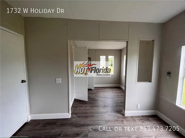 1732 W Holiday Dr — Photo 16