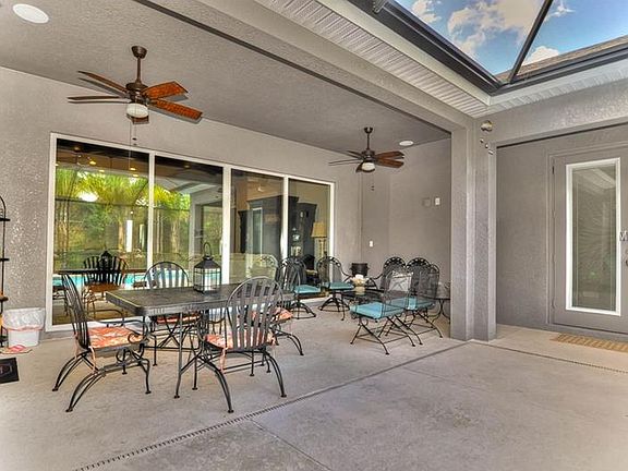 4th image of 32133 Summerglade Dr
