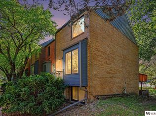 5809 Berkeley Dr APT 8, Lincoln, NE 68512
