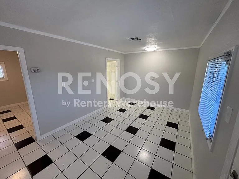 2818 W Heatherbrae Dr — Photo 34