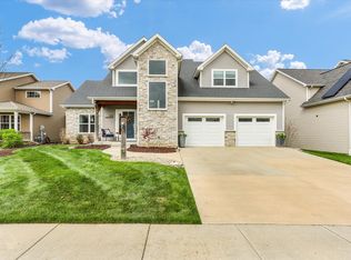 1313 Garwood Dr, Mahomet, IL 61853