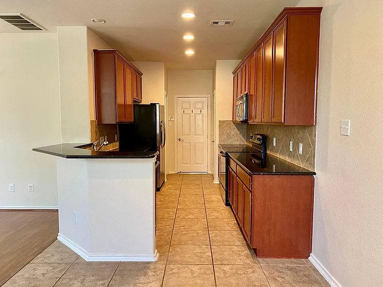 6407 Densberry Ln — Photo 8