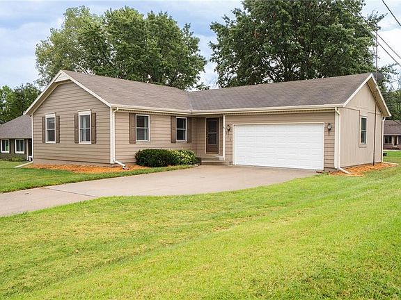 4th image of 212 Edgewood Dr