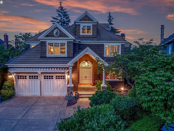 5th image of 15599 Village Dr