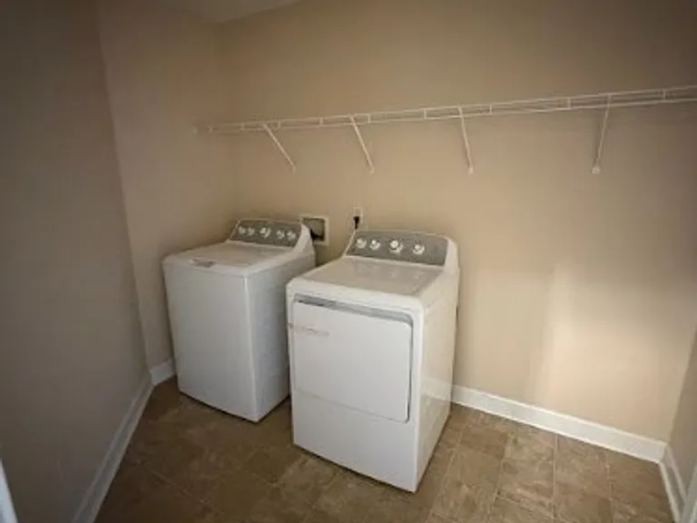 2420 Damascus Dr — Photo 13
