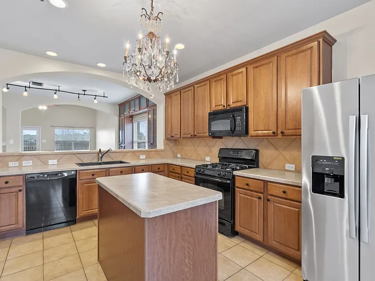 652 Dark Horse Ln — Photo 7