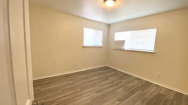 363 Orchard Ave — Photo 9